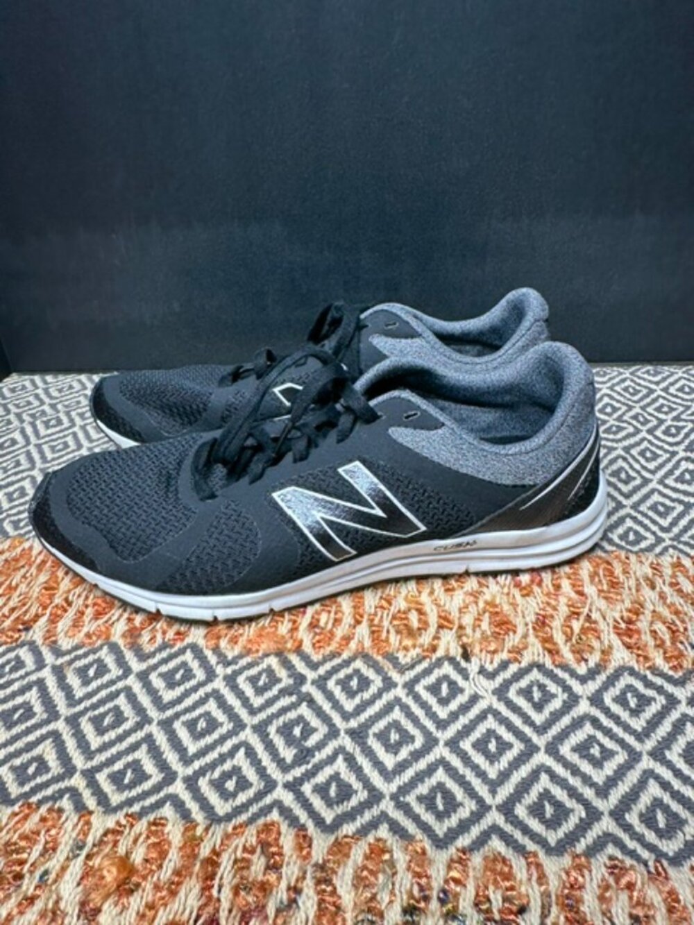 New Balance 635 v2 Woman's Size 10 - Picture 9 of 12